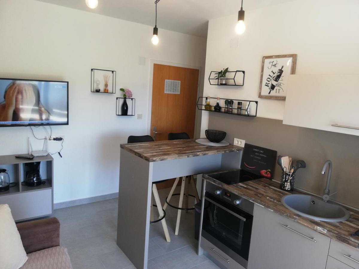 Riviera Rooms And Apartments Palit Room photo